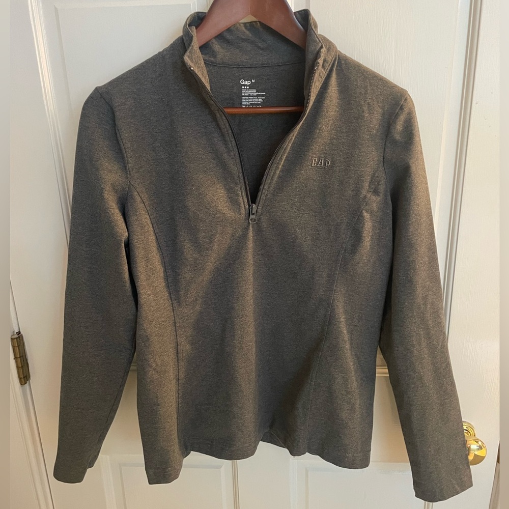 Gray Gap Half Zip Pullover Women’s Medium